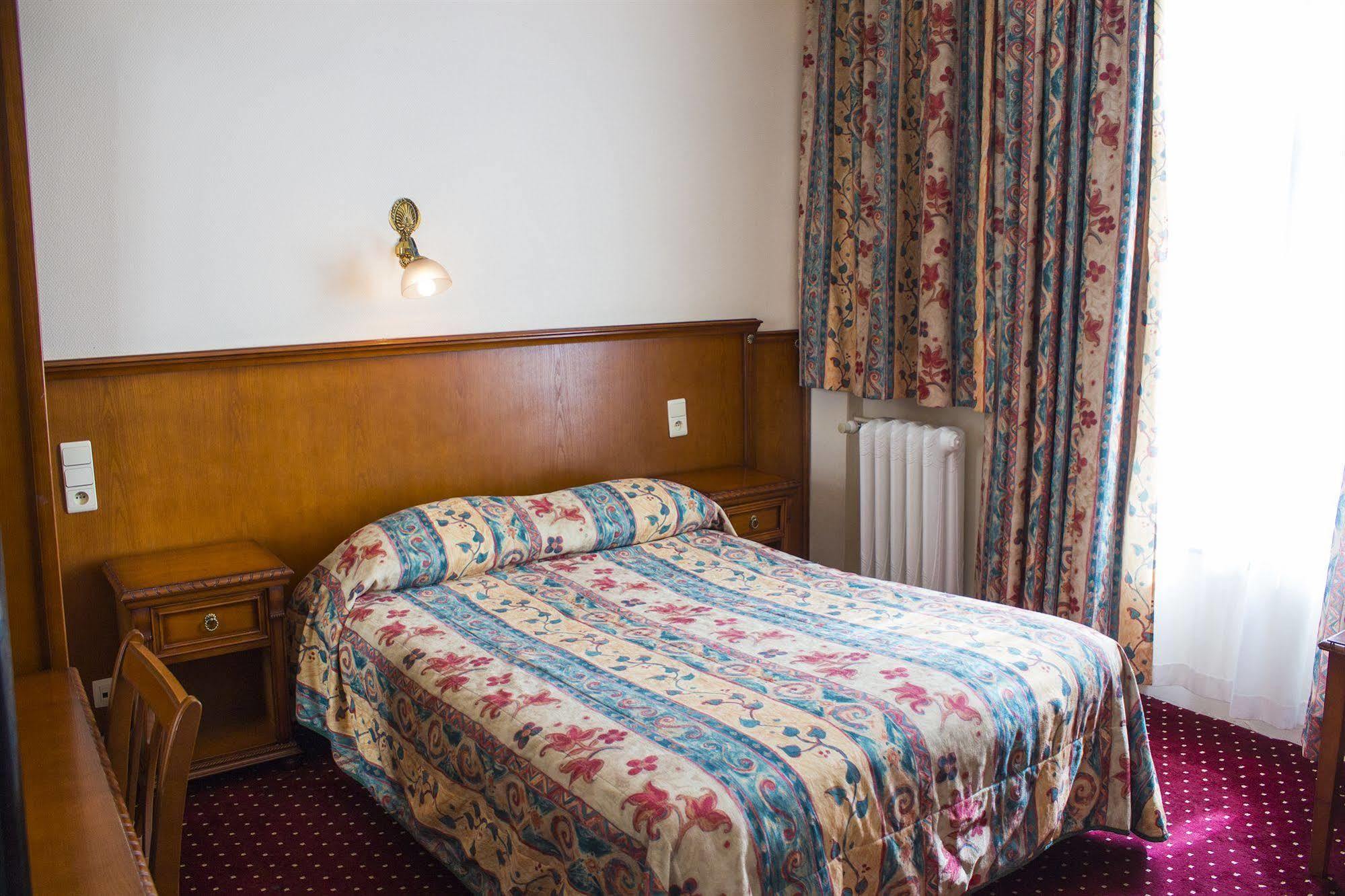 Hotel Continental Saint-Gilles Экстерьер фото