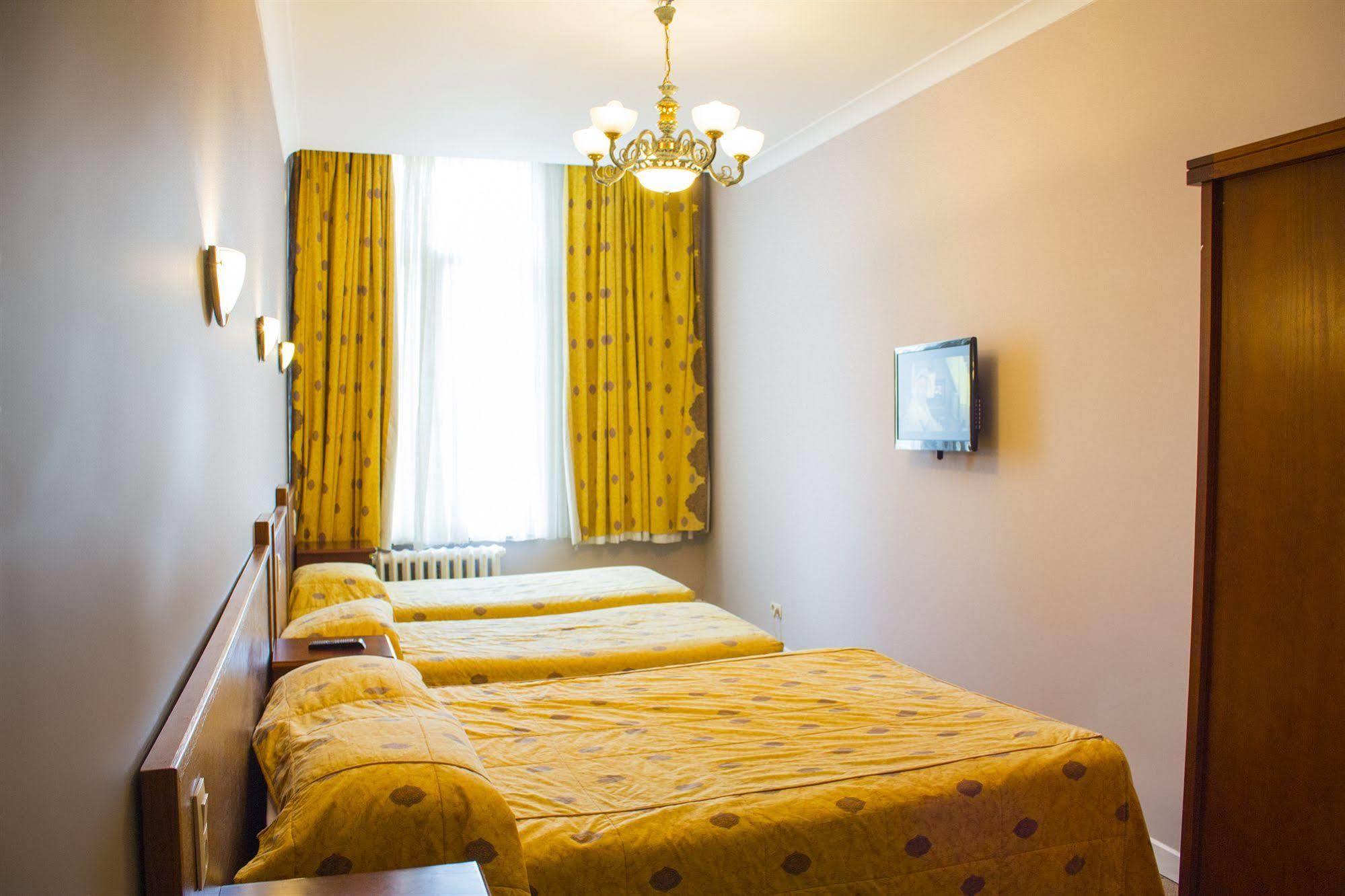 Hotel Continental Saint-Gilles Экстерьер фото