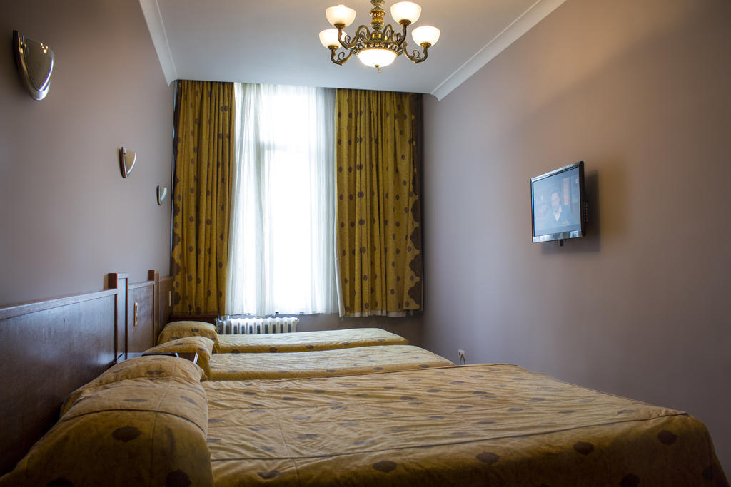 Hotel Continental Saint-Gilles Экстерьер фото